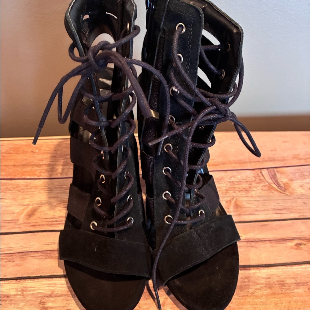 Steve Madden Black Lace-Up Boots